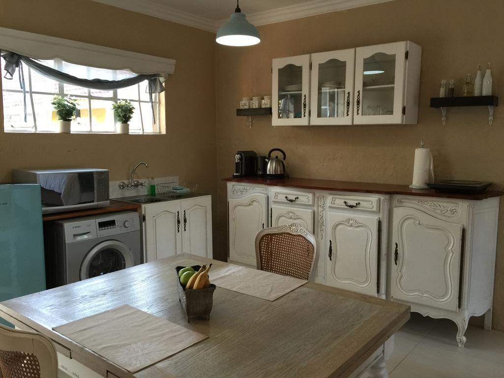 Nouveau Studios Претория Екстериор снимка
